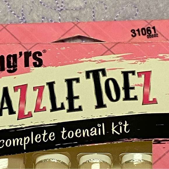 NEW Fing’rs Dazzle Toez Press on Nails Ultimate glitter French Pedicure … - Picture 4 of 6